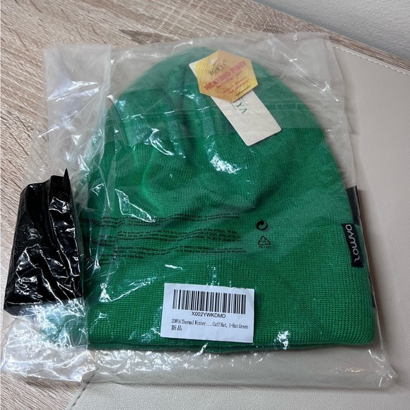 Unisex Knit Cuffed Winter Beanie - NWT - Picture 5 of 5